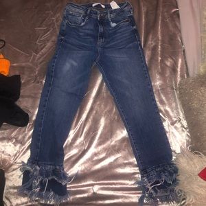 NEVER WORN- Zara ruffle bottom jeans